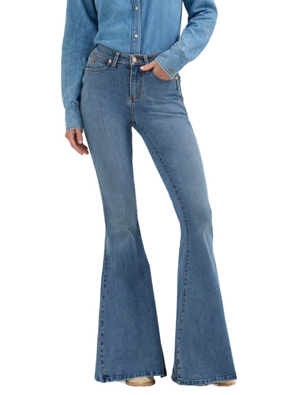 High-Rise Wrangler Lainey Wilson Trumpet Jeans - Light Blue-Womens 31×30